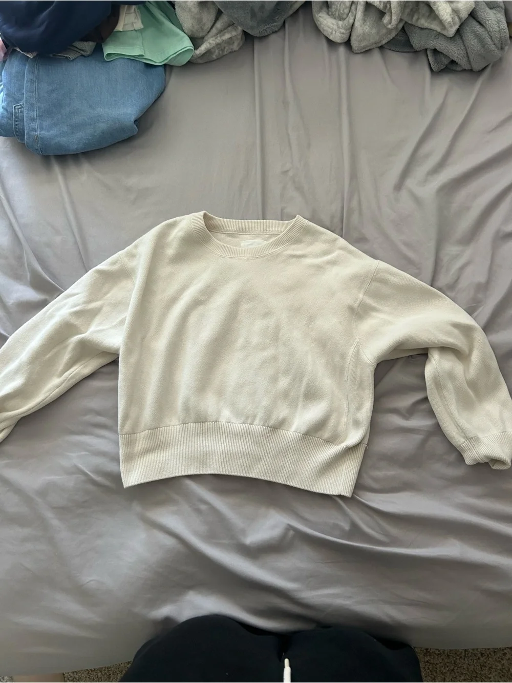 aerie Light Cream Crewneck Sweater